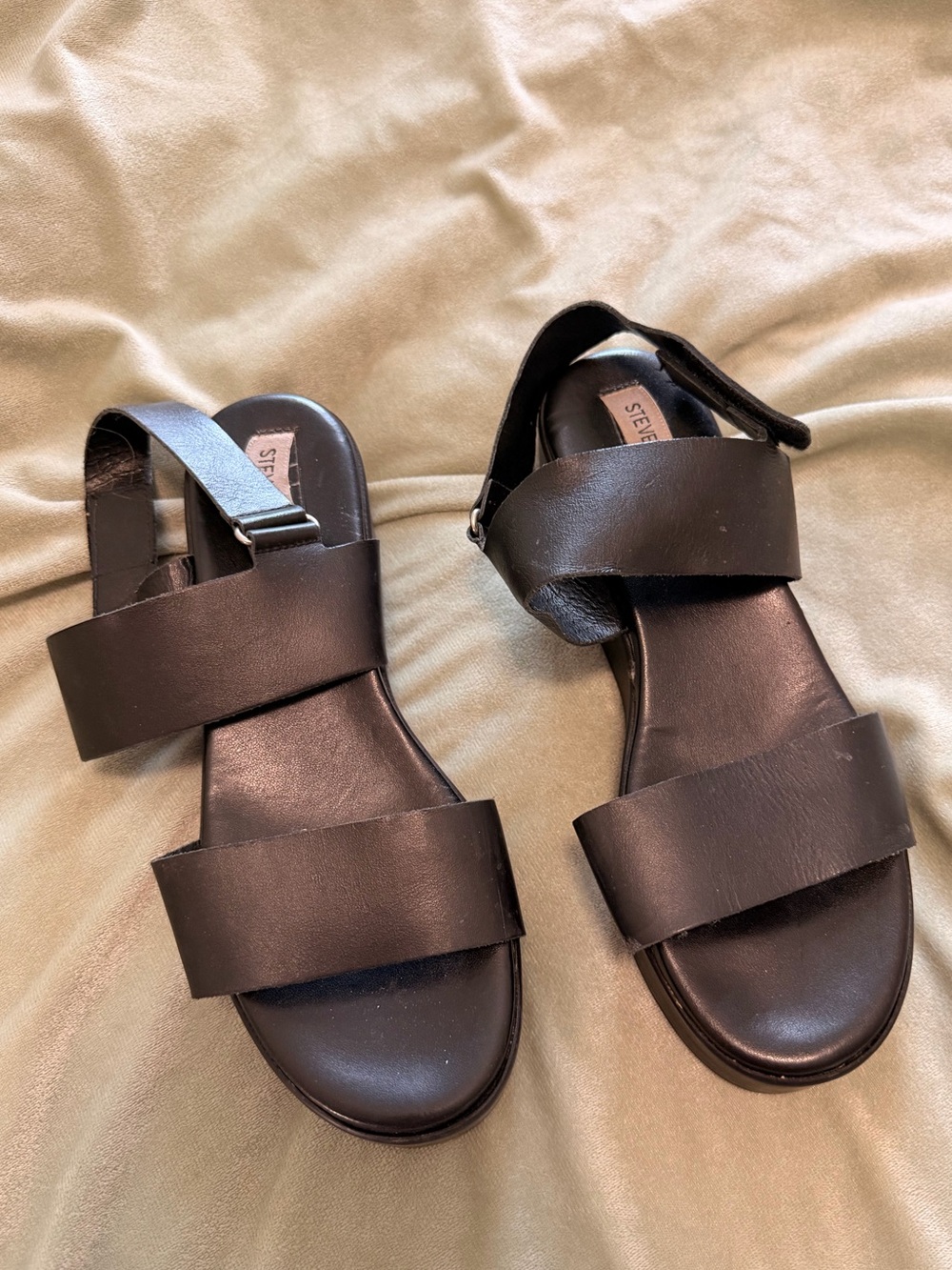 Women's Black Chunky Strappy Sandal Steve Madden